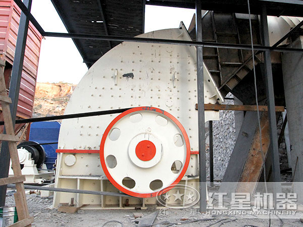 重錘式粉碎機作業現場，環保少污染