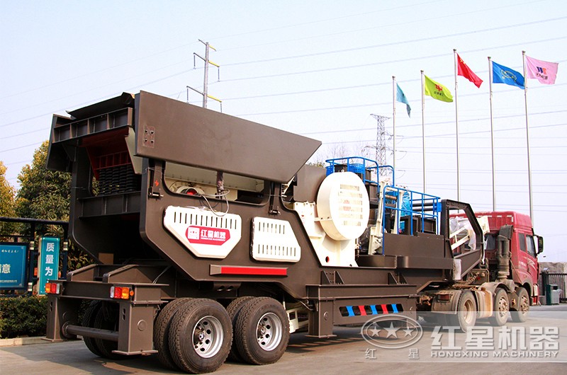 時產(chǎn)200噸小型移動破碎車，配顎破機(jī)，發(fā)往湖北市場