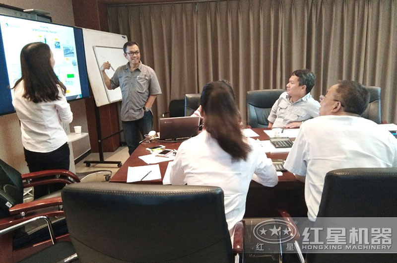 客戶來廠考察，技術團隊量身設計生產(chǎn)方案