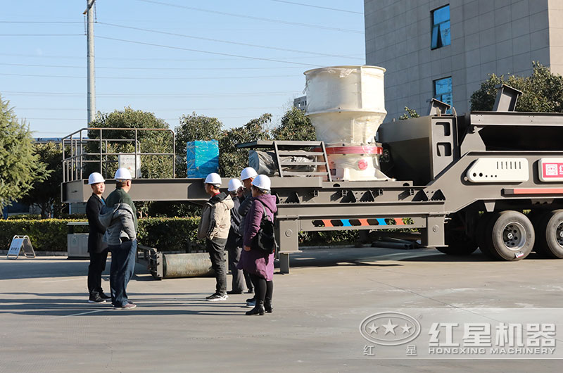 客戶來廠進行考察，定制生產方案