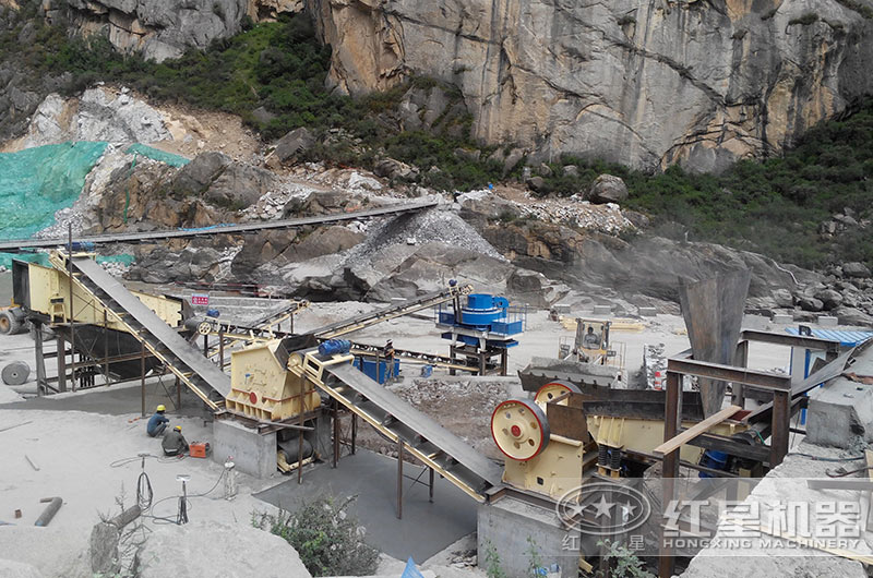 青石破碎制砂現(xiàn)場(chǎng)實(shí)拍 青石破碎制砂現(xiàn)場(chǎng)實(shí)拍